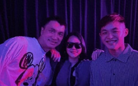 大S两度现身具俊晔庆功宴，菜色惹争议，网友：赚得还不够庆功！