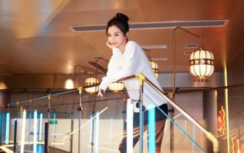 初哆咪：婚变真相等到了？4岁儿正式露面黄晓明倒数同台baby