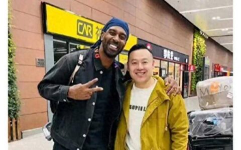 原创
            梅奥归来！辽篮副总亲自接机，行李五箱，决定留根辽四川。