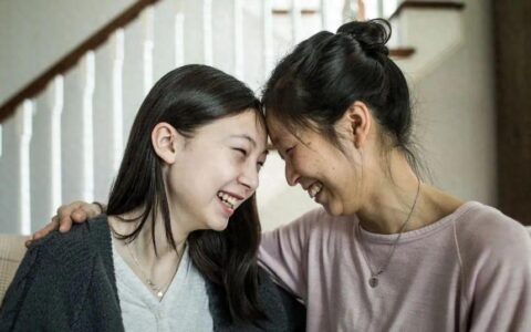 母女相偎，我陪妈妈走过最艰难的抗癌日子