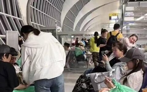 因机长失踪致飞机延误？东航辟谣：消息不实，因曼谷堵车晚到