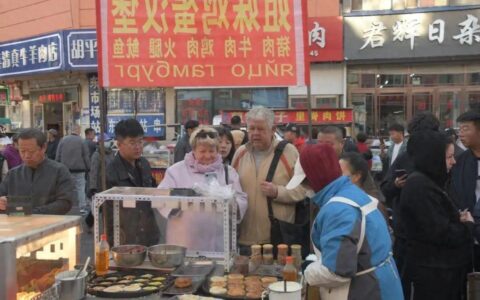 组团出国吃早餐：涌入东北黑河的俄罗斯老铁，成为新的流量密码