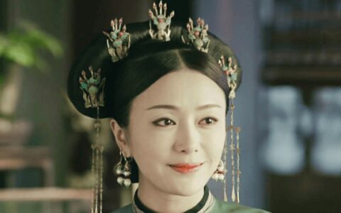 原创
            一女子当上皇后，却对老宫女低声下气，据说忍了她有23年
