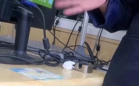 炸裂！男子去移动为过世父亲办销号业务员让家属全都来，移动回应