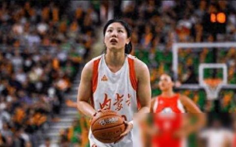 中国女篮新星强势崛起，24岁新星对抗2米03巨头