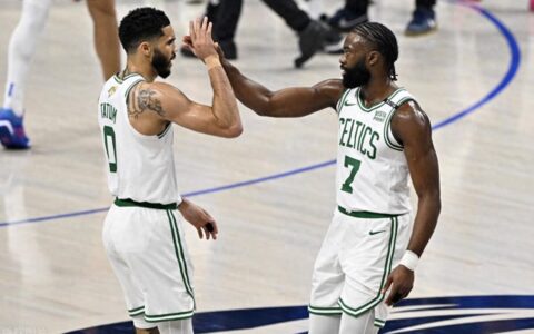 2024NBA总决赛G3：凯尔特人106-99独行侠 欧文35分 双探花各30+-24年nba总决赛第六场