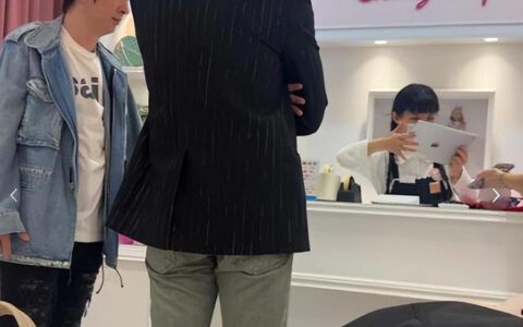王思聪现身日本顶级童装店！还买了不少女童服装-王思聪日本料理店