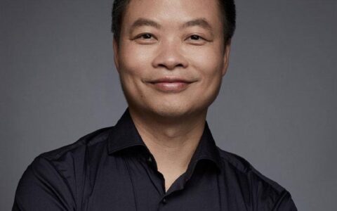 何小鹏称软件厂商明年不用AI的都会掉队-何小鹏是做什么的人