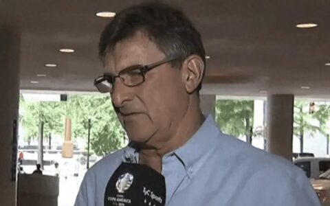 肯佩斯：梅西在继续证明他是世界最佳，他能再踢一届世界杯-坎特抢断梅西