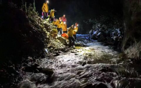 大理苍山一登山客失联9天8夜后获救，政府相关人士感叹“创纪录了”-大理苍山驴友失踪